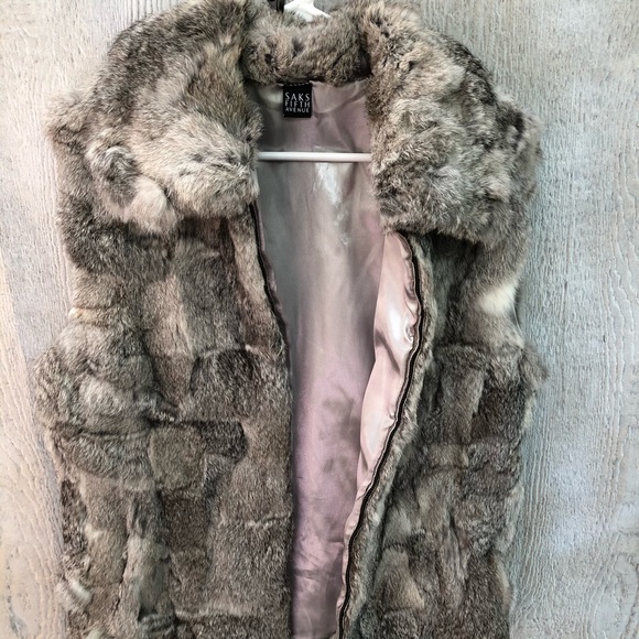 LIKE NEW! Saks Fifth Ave Genuine Rabbit Fur Vest M - Picture 7 of 10